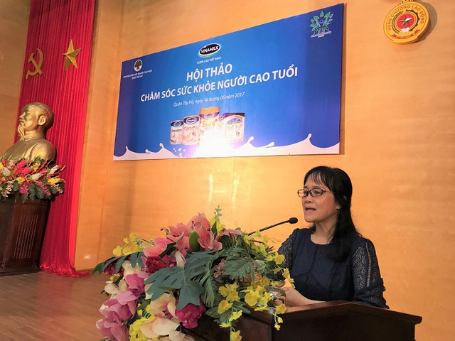 Vinamilk chăm s&oacute;c sức khỏe cho hơn 5000 người cao tuổi - Ảnh 2.