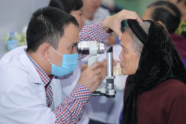 Chung tay v&igrave; một Việt Nam mắt s&aacute;ng rạng ngời - Ảnh 2.
