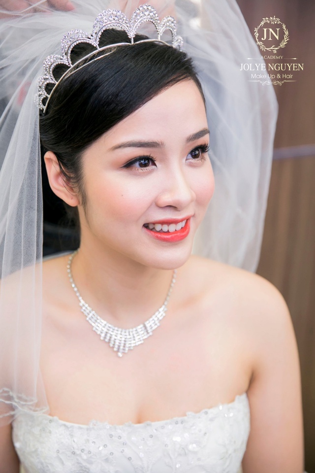 Xu hướng make up trong veo giúp cô dâu rạng rỡ trong ngày cưới - Ảnh 9.