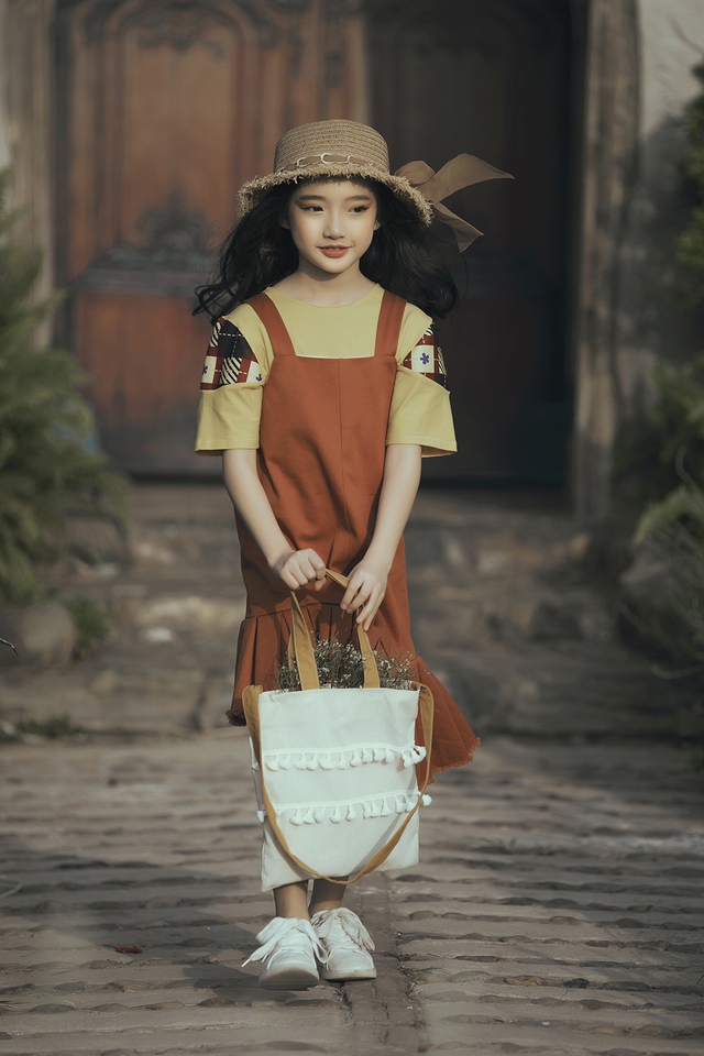 Mẫu nhí biến hóa đa dạng tại tuần lễ thời trang trẻ em Việt Nam - Ảnh 6.