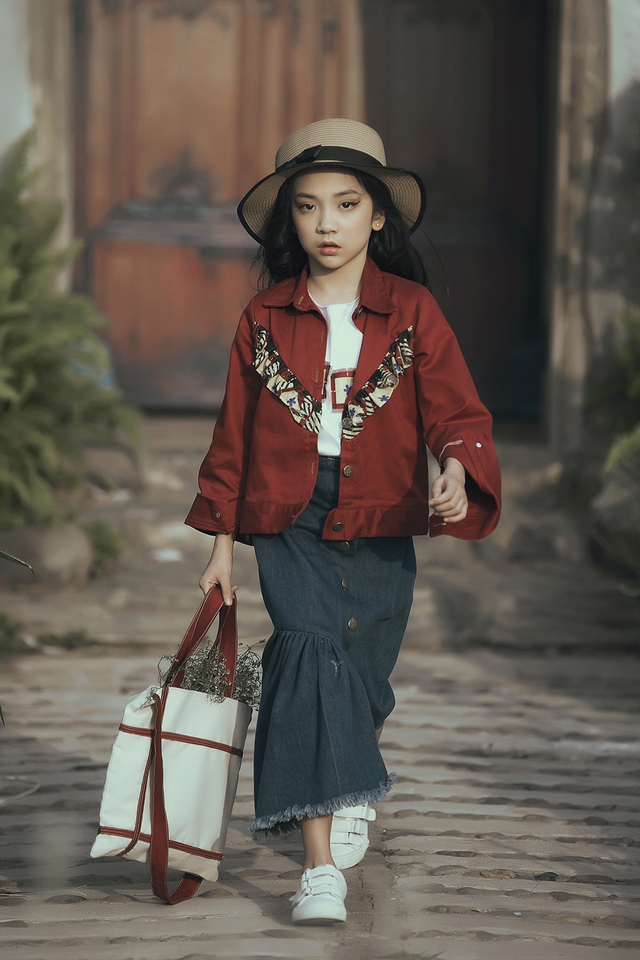 Mẫu nhí biến hóa đa dạng tại tuần lễ thời trang trẻ em Việt Nam - Ảnh 8.