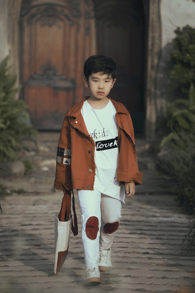 Mẫu nhí biến hóa đa dạng tại tuần lễ thời trang trẻ em Việt Nam - Ảnh 10.