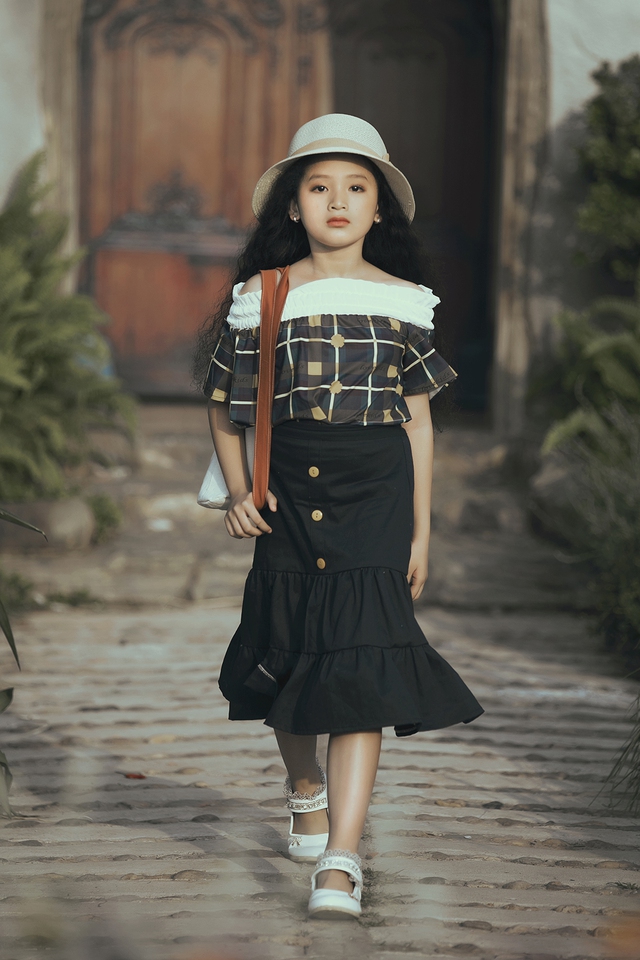 Mẫu nhí biến hóa đa dạng tại tuần lễ thời trang trẻ em Việt Nam - Ảnh 11.
