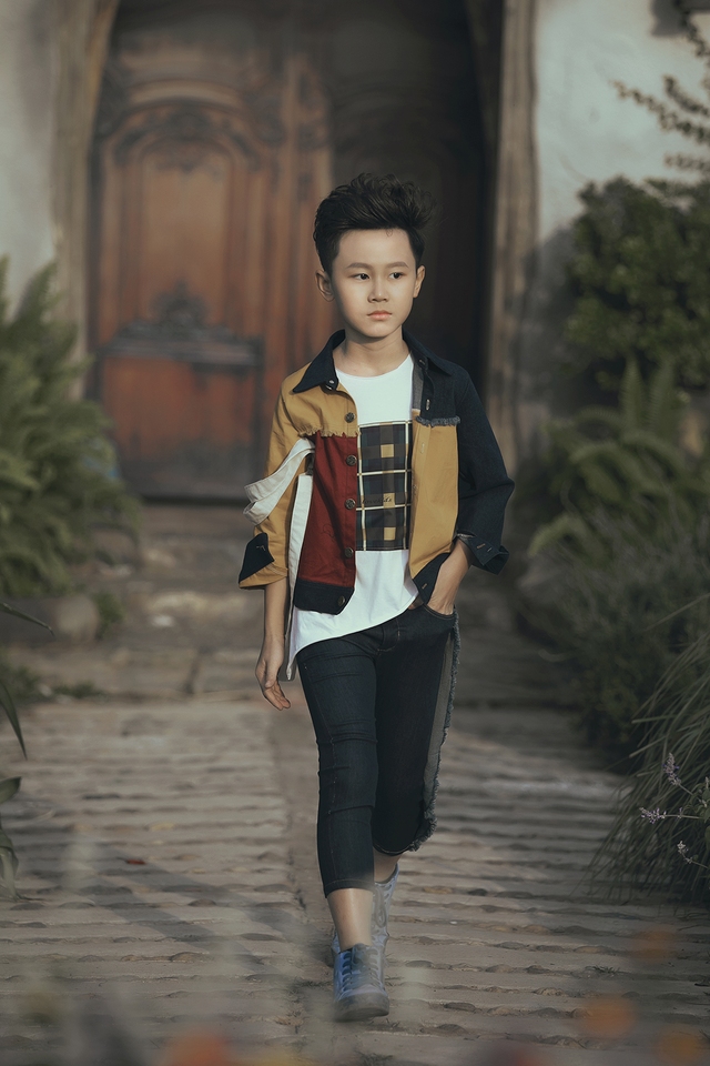 Mẫu nhí biến hóa đa dạng tại tuần lễ thời trang trẻ em Việt Nam - Ảnh 12.