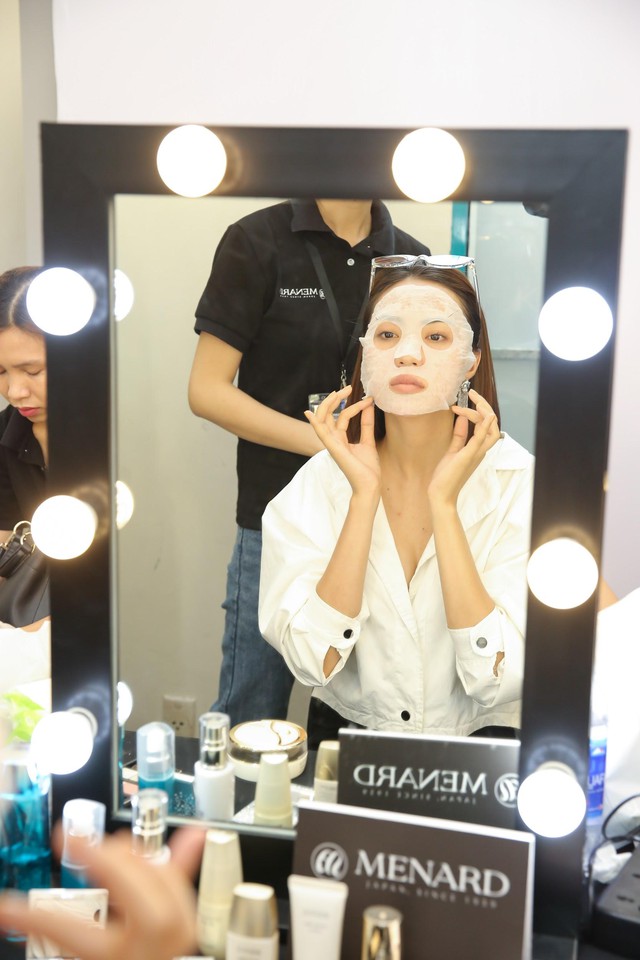 Học hỏi được g&igrave; từ xu hướng trang điểm tại VIFW 2018? - Ảnh 2.