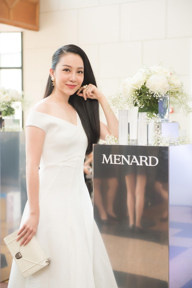 Ngắm vẻ đẹp tinh khôi của Linh Nga tại sự kiện “Beautiful in White” - Ảnh 3.