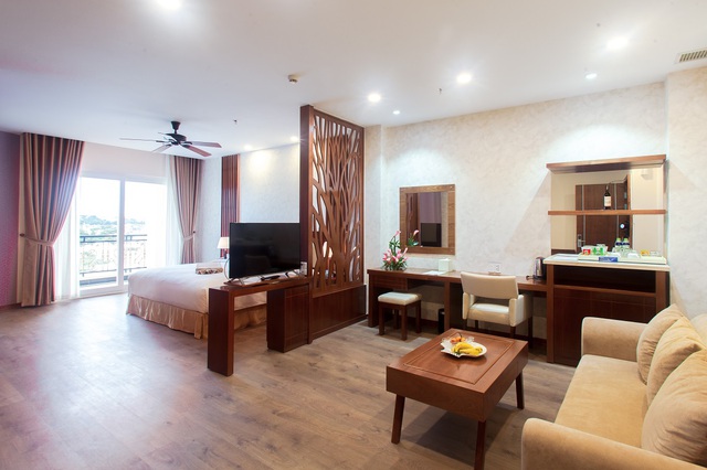 Tưng bừng khai trương kh&aacute;ch sạn đẳng cấp Ladalat - Ảnh 1.