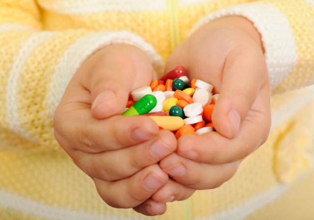 Báo động tình trạng lạm dụng kháng sinh trị bệnh hô hấp trẻ em - Ảnh 2.