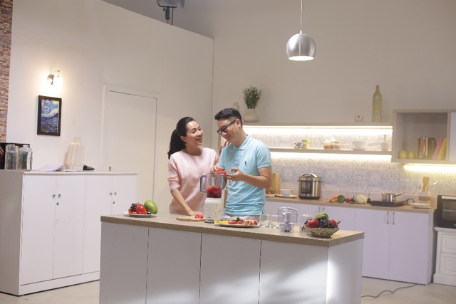 Ph&aacute;i mạnh h&agrave;o hứng &ldquo;sẻ chia bếp n&uacute;c&rdquo; c&ugrave;ng vợ - Ảnh 4.