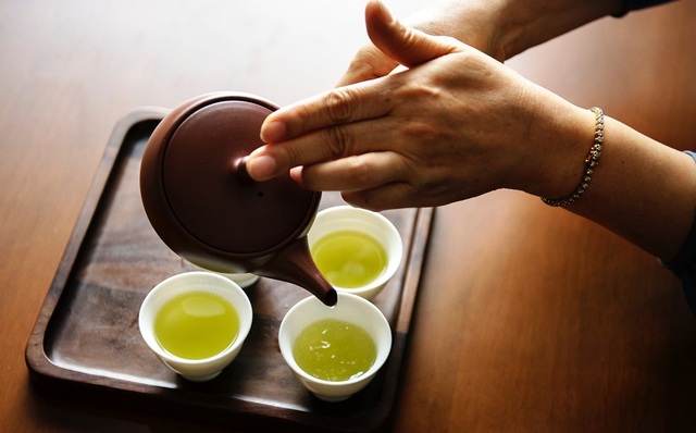 Tinh tế trong c&aacute;ch tặng qu&agrave; trung thu - Ảnh 2.