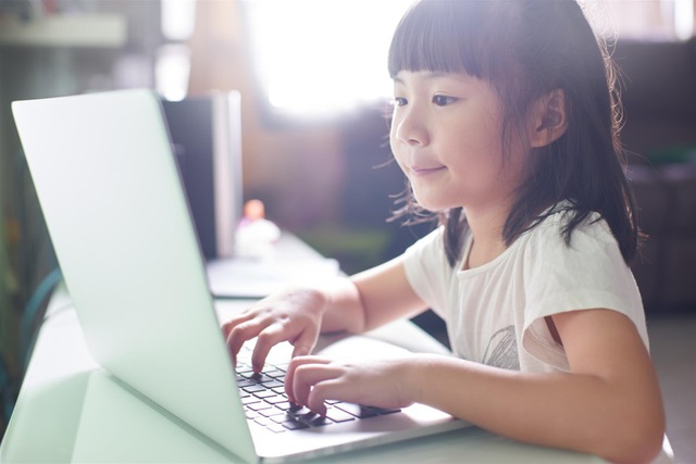 &ldquo;C&aacute;ch ly&rdquo; c&ocirc;ng nghệ, liệu bố mẹ c&oacute; gi&uacute;p con học tốt hơn? - Ảnh 2.