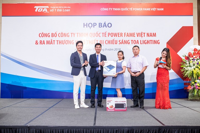 TOA Lighting &ndash; thiết bị chiếu s&aacute;ng tốt cho sức khỏe con người - Ảnh 4.