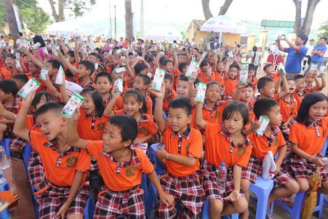 66.000 ly sữa đến với trẻ em tỉnh Vĩnh Ph&uacute;c nh&acirc;n dịp Tết Trung Thu - Ảnh 10.