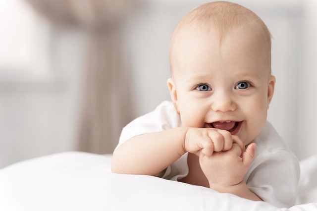 Mẹ đ&atilde; biết c&aacute;ch vệ sinh mắt, mũi đ&uacute;ng c&aacute;ch cho b&eacute; y&ecirc;u? - Ảnh 1.