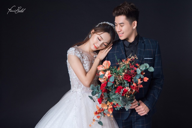 Nguyễn Ngọc Nữ - Top 10 Hoa Hậu Hoàn Vũ nổi bật cùng chiếc váy cưới nghìn đô - Ảnh 13.