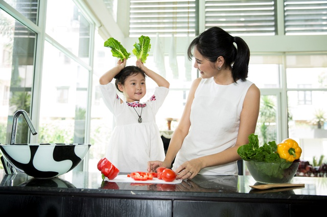 “Làm mẹ khoa học”: Phương châm nuôi dạy con hiện đại được các mẹ Việt ủng hộ - Ảnh 1.