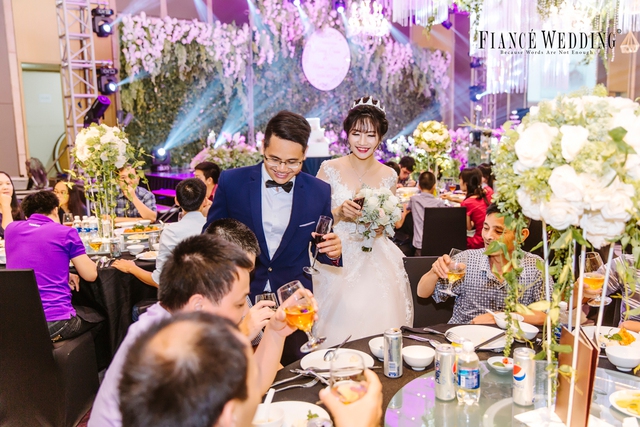Choáng ngợp trước tiệc cưới xa hoa chục tỷ của cặp đôi Hà Thành - Ảnh 27.