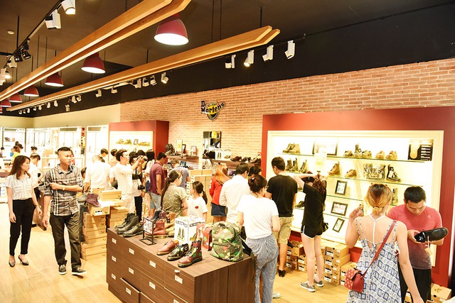Hoàng Phúc giảm đến 50% tất cả sản phẩm thời trang hàng hiệu tại Clearanice Sale tháng 7 - Ảnh 1.