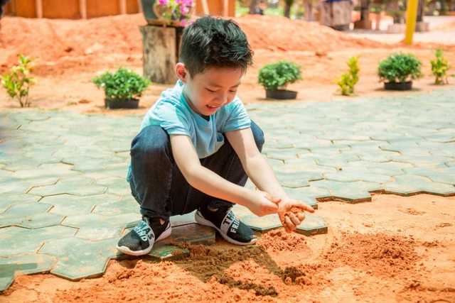 Chơi với cát và những lợi ích bất ngờ dành cho trẻ - Ảnh 2.