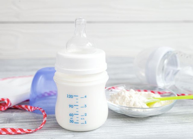 Nguyên tắc pha sữa quan trọng cho bé yêu khỏe mạnh từ mẹ Nhật - Ảnh 2.