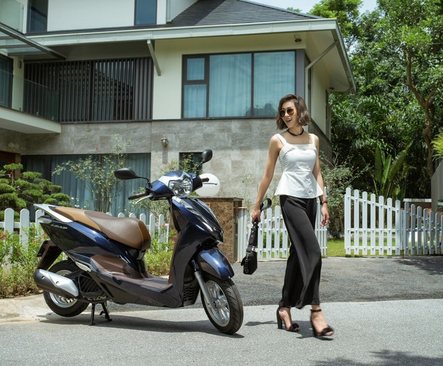 Honda Lead SMART Key – xe tay ga “siêu cốp” đáng mua nhất năm 2017 - Ảnh 7. Honda Lead SMART Key – xe tay ga “siêu cốp” đáng mua nhất năm 2017 - Ảnh 7.