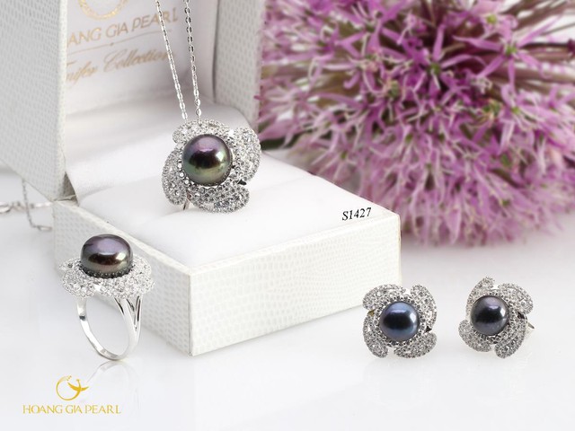 Xu hướng làm đẹp ấn tượng cho mẹ và con gái với trang sức ngọc trai - Ảnh 7. Xu hướng làm đẹp ấn tượng cho mẹ và con gái với trang sức ngọc trai - Ảnh 7.
