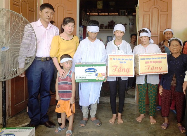 Vinamilk đem sữa đến với trẻ em v&ugrave;ng lũ tại H&agrave; Tĩnh v&agrave; Quảng B&igrave;nh - Ảnh 3.