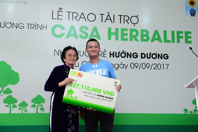 Chung tay g&oacute;p th&ecirc;m niềm vui cho trẻ cơ nhỡ - Ảnh 2.