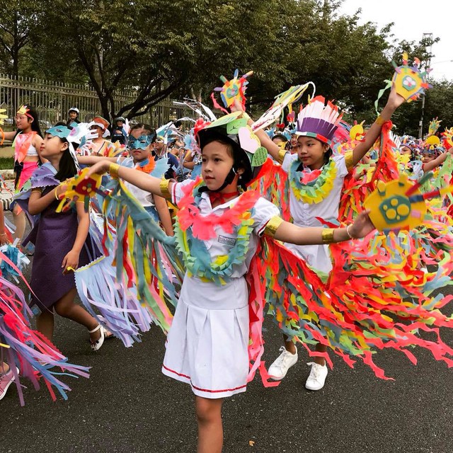 Muôn ngàn sắc màu lễ hội carnival trên đường phố Tam Kỳ, Quảng Nam - Ảnh 4.