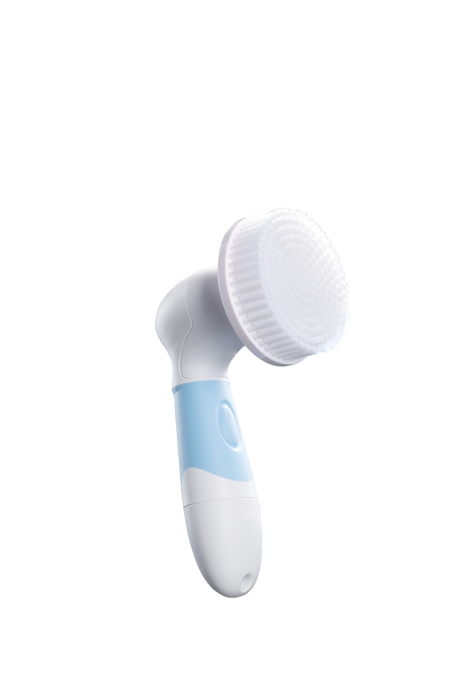 Sạch da, trẻ hóa với máy rửa mặt cọ Nano Flawless - Ảnh 3. Sạch da, trẻ hóa với máy rửa mặt cọ Nano Flawless - Ảnh 3.