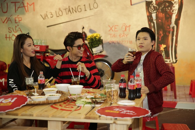 Hàng nghìn bạn trẻ ăn uống hả hê tại lễ hội ẩm thực đường phố Coca-Cola - Ảnh 5. Hàng nghìn bạn trẻ ăn uống hả hê tại lễ hội ẩm thực đường phố Coca-Cola - Ảnh 5.