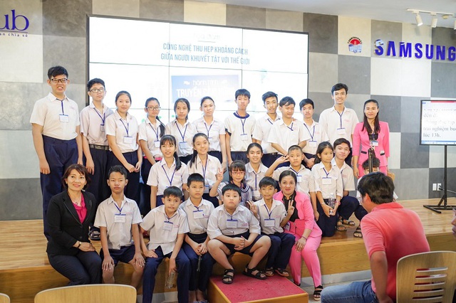 Xúc động trong buổi tọa đàm “Công nghệ thu hẹp khoảng cách giữa người khuyết tật và thế giới” - Ảnh 22.