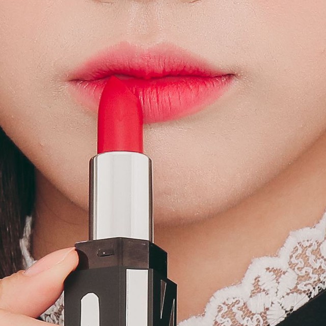 Amok lại khiến phái đẹp châu Á sôi sục bằng BST mới với bảng màu cực độc - Ảnh 10. Amok lại khiến phái đẹp châu Á sôi sục bằng BST mới với bảng màu cực độc - Ảnh 10.