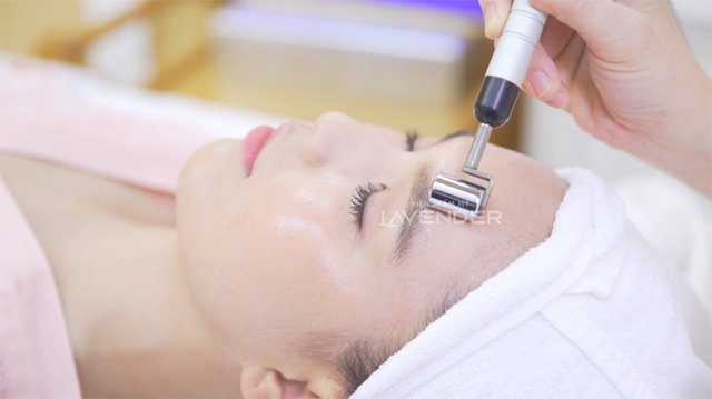 Ngọc Trinh đeo khẩu trang, ăn mặc đơn giản đi spa đầu năm - Ảnh 5. Ngọc Trinh đeo khẩu trang, ăn mặc đơn giản đi spa đầu năm - Ảnh 5.