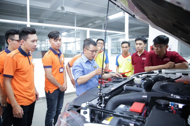 Chọn đúng trường đại học để có việc làm ngay khi chưa tốt nghiệp - Ảnh 2. Chọn đúng trường đại học để có việc làm ngay khi chưa tốt nghiệp - Ảnh 2.