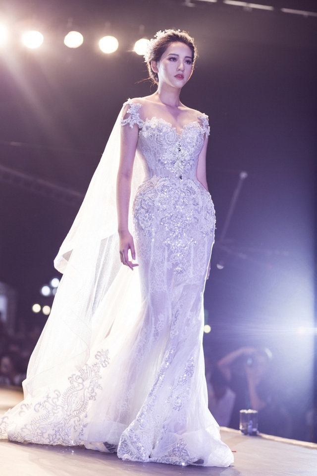 Hồ Ngọc Hà, Huyền My đẹp lộng lẫy, náo loạn trên sân khấu show diễn của Joli Poli - Ảnh 13. Hồ Ngọc Hà, Huyền My đẹp lộng lẫy, náo loạn trên sân khấu show diễn của Joli Poli - Ảnh 13.