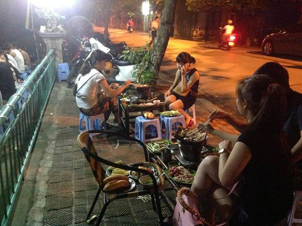 Thưởng thức bò nướng ngói  - Độc và lạ 3