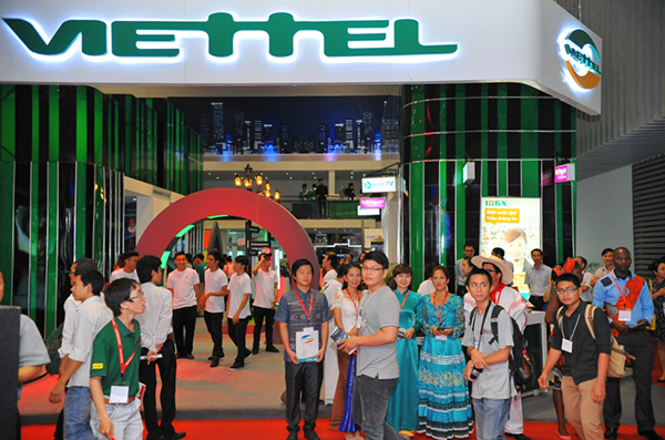 Bạn trẻ thích thú với “thành phố công nghệ” tại Vietnam Telecomp 2013 1