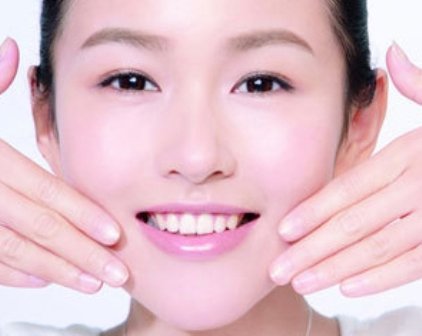 Chiêu thức “dễ như chơi” để dưỡng da mặt trước khi trang điểm 1