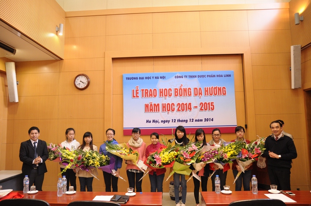 Trao học bổng cho nữ sinh ĐH Y Hà Nội năm học 2014 - 2015 1 Trao học bổng cho nữ sinh ĐH Y Hà Nội năm học 2014 - 2015 1