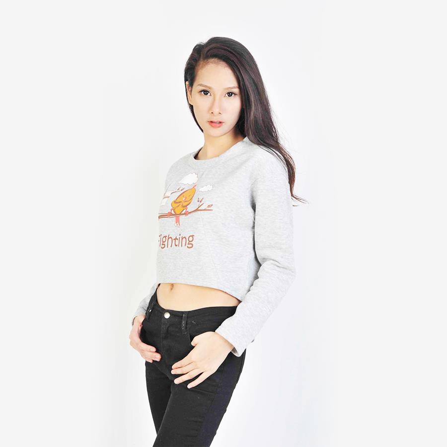 Diện áo nỉ chuẩn style từ dạo phố đến công sở - Ảnh 2.