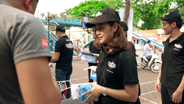 Bắt gặp những tình nguyện viên “áo đen” cực xinh của Tiếp sức mùa thi 2016 - Ảnh 7.