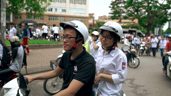 Bắt gặp những tình nguyện viên “áo đen” cực xinh của Tiếp sức mùa thi 2016 - Ảnh 13.
