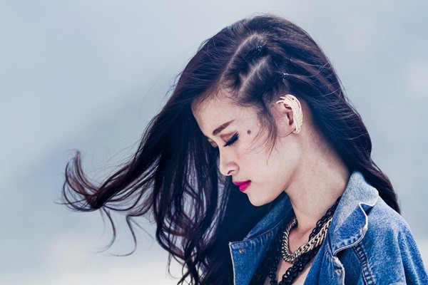 Đông Nhi gợi ý hô biến phong cách cực trendy cho cô nàng tóc đen cổ điển - Ảnh 9. Đông Nhi gợi ý hô biến phong cách cực trendy cho cô nàng tóc đen cổ điển - Ảnh 9.
