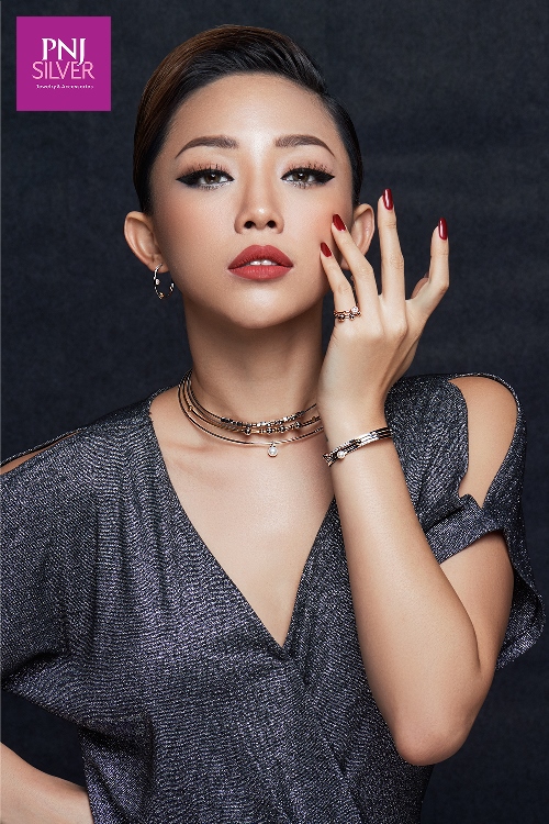 Giải mã sức hút từ BST “Her Time” với thiết kế ngọc trai chủ đạo - Ảnh 2. Giải mã sức hút từ BST “Her Time” với thiết kế ngọc trai chủ đạo - Ảnh 2.