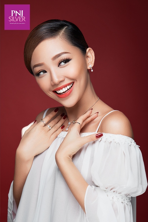 Giải mã sức hút từ BST “Her Time” với thiết kế ngọc trai chủ đạo - Ảnh 5. Giải mã sức hút từ BST “Her Time” với thiết kế ngọc trai chủ đạo - Ảnh 5.