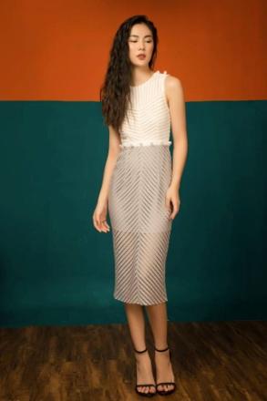 Helly Tống - Nàng thơ mùa lễ hội trong BST đầm liền xòe của Cocosin - Ảnh 11. Helly Tống - Nàng thơ mùa lễ hội trong BST đầm liền xòe của Cocosin - Ảnh 11.