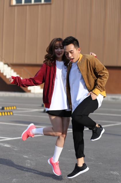 Đón năm mới cực trendy từ gợi ý đặc biệt của cặp đôi Phở - Sun HT và Hữu Vi - Tee la - Ảnh 2. Đón năm mới cực trendy từ gợi ý đặc biệt của cặp đôi Phở - Sun HT và Hữu Vi - Tee la - Ảnh 2.