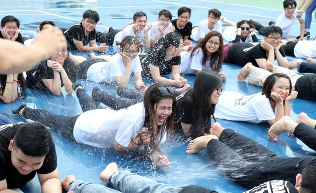 Bộ ảnh kỷ yếu “một thời đáng nhớ” của học sinh Trường Quốc tế Á Châu - Ảnh 4.
