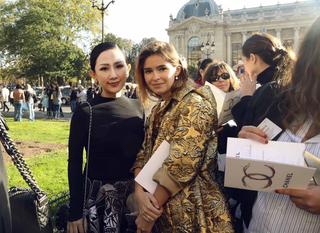 Cô gái Việt hội ngộ loạt fashionista đình đám thế giới tại Paris Fashion Week - Ảnh 4. Cô gái Việt hội ngộ loạt fashionista đình đám thế giới tại Paris Fashion Week - Ảnh 4.